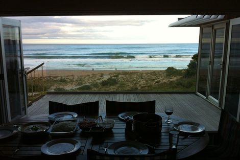 Photo of property in 92 Ocean Beach Road, Tairua, 3508