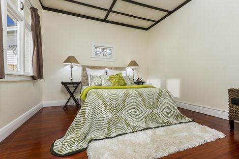 Photo of property in 147 Vauxhall Road, Narrow Neck, Auckland, 0624