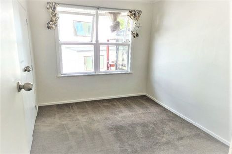 Photo of property in 5 Datura Place, Sunnynook, Auckland, 0620