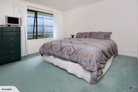 Photo of property in 12 Greenleaf Way, Northcross, Auckland, 0630