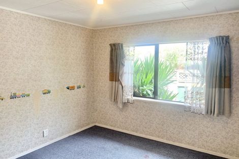 Photo of property in 62a Flanshaw Road, Te Atatu South, Auckland, 0610