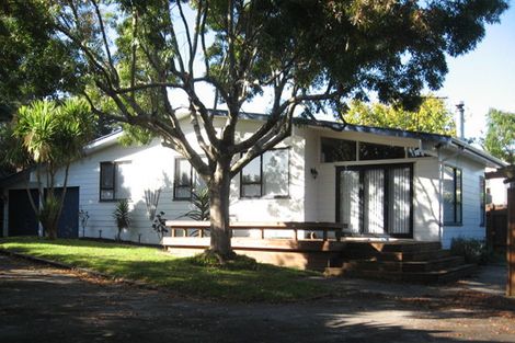 Photo of property in 23 Highland Park Drive, Highland Park, Auckland, 2010
