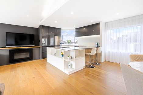 Photo of property in 1/28 Manly Esplanade, Browns Bay, Auckland, 0630