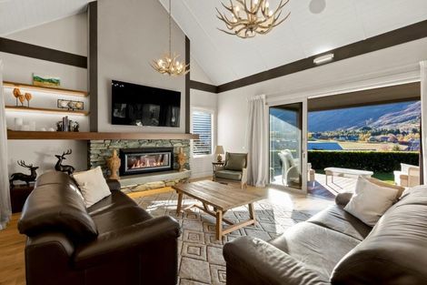 Photo of property in 10 Mica Ridge, Arrowtown, 9371