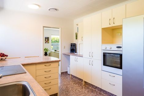 Photo of property in 24 Rewarewa Crescent, Waikanae, 5036
