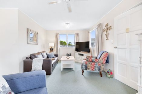 Photo of property in 54a Yeovil Road, Te Atatu Peninsula, Auckland, 0610