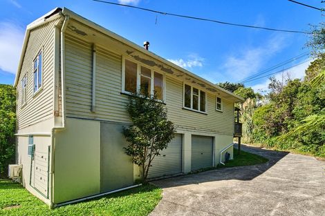 Photo of property in 34a Lyndhurst Road, Tawa, Wellington, 5028