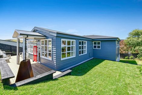 Photo of property in 4 Forlong Rise, Helensville, 0800