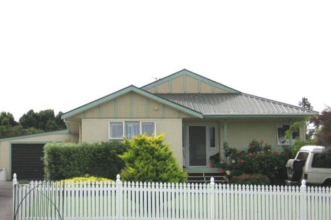 Photo of property in 20 Miriam Corban Heights, Henderson, Auckland, 0612