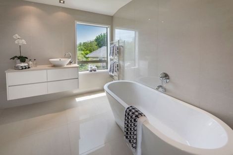 Photo of property in 31a Stanley Point Road, Stanley Point, Auckland, 0624