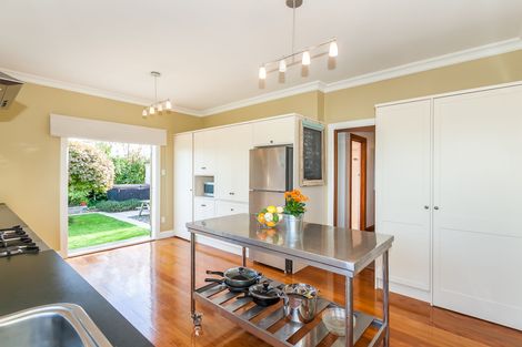 Photo of property in 72 Heretaunga Street, Palmerston North, 4414