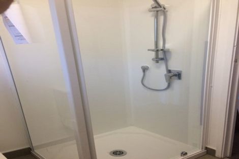 Photo of property in 4 Agincourt Street, Glenfield, Auckland, 0629