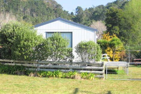 Photo of property in 10 Captain Cook Road, Cooks Beach, Whitianga, 3591