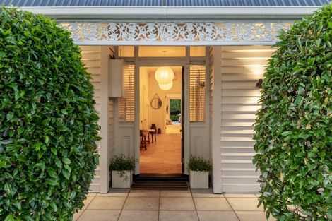 Photo of property in 33 Hawkesbury Avenue, St Albans, Christchurch, 8014