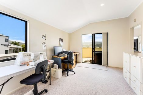 Photo of property in 5 Birkinshaw Grove, Riverstone Terraces, Upper Hutt, 5018