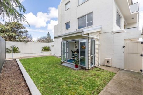 Photo of property in 15 Luke Street, Otahuhu, Auckland, 1062