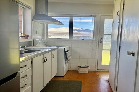 Photo of property in 4/318 Te Atatu Road, Te Atatu South, Auckland, 0610