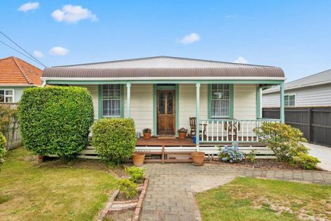Photo of property in 18 York Street, Moera, Lower Hutt, 5010