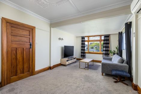 Photo of property in 1 Maude Street, Waimate, 7924