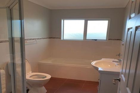 Photo of property in 12 Prado Drive, Pukekohe, 2120