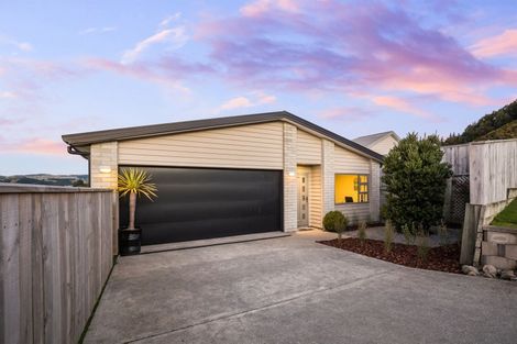 Photo of property in 3 Gennaker Lane, Whitby, Porirua, 5024