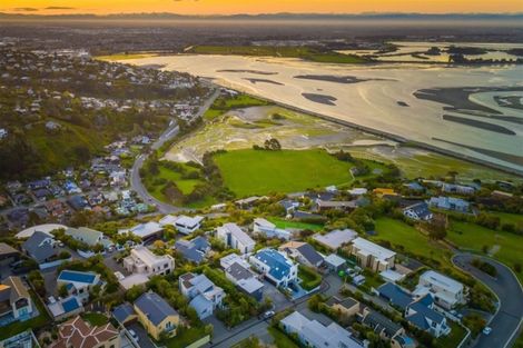 Photo of property in 5 Dunkeld Lane, Redcliffs, Christchurch, 8081