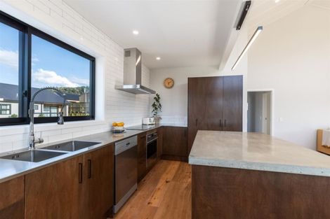 Photo of property in 17 Obelisk Street, Wanaka, 9305