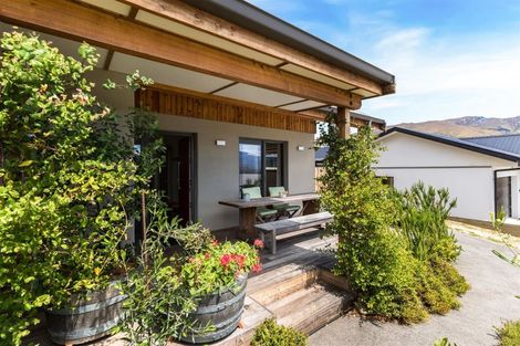 Photo of property in 25 The Heights Avenue, Wanaka, 9305