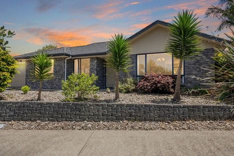 Photo of property in 56 Cabeleigh Drive, Helensville, 0800