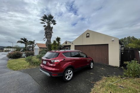 Photo of property in 9 Fearnley Grove, Albany, Auckland, 0632