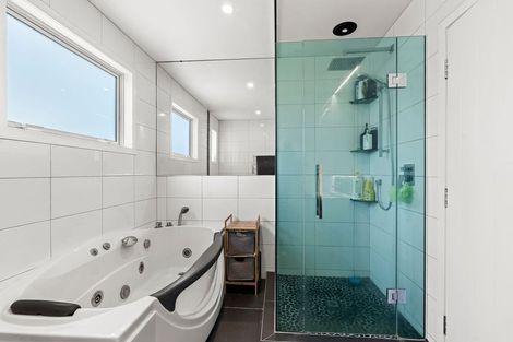 Photo of property in 15 Junction Street, Welbourn, New Plymouth, 4310