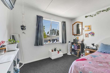 Photo of property in 105 Omata Road, Marfell, New Plymouth, 4310
