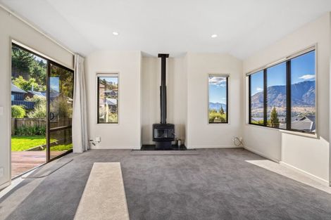 Photo of property in 13 Goldleaf Hill, Queenstown, 9300