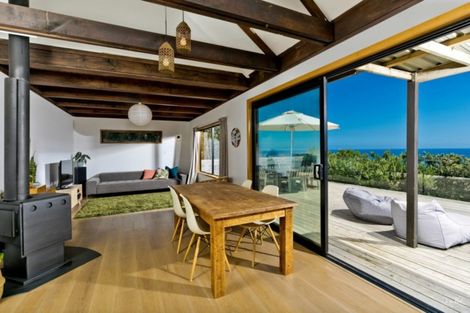 Photo of property in 38 Waitea Road, Muriwai, Waimauku, 0881