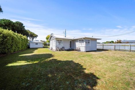 Photo of property in 17 Douglas Street, Hawera, 4610