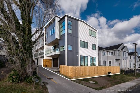 Photo of property in 1/20 William Souter Street, Forrest Hill, Auckland, 0620