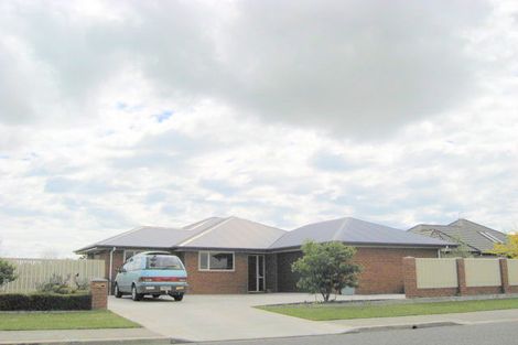 Photo of property in 16 Welsford Street, Woodend, 7610