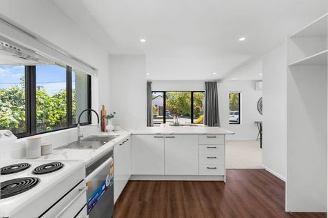 Photo of property in 37 Springbank Street, Bryndwr, Christchurch, 8053