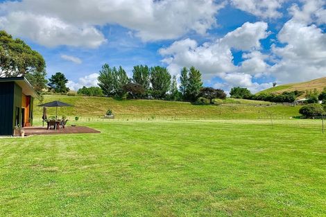 Photo of property in 32 Argyll Road, Otane, 4276