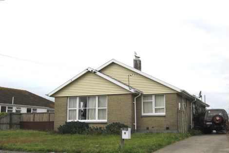 Photo of property in 4 Ealing Street, Northcote, Christchurch, 8052