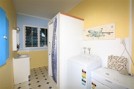 Photo of property in 15 Tinopai Road, Titirangi, Auckland, 0604