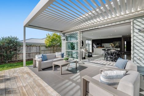 Photo of property in 26 Kukuwai Avenue, Red Beach, 0932