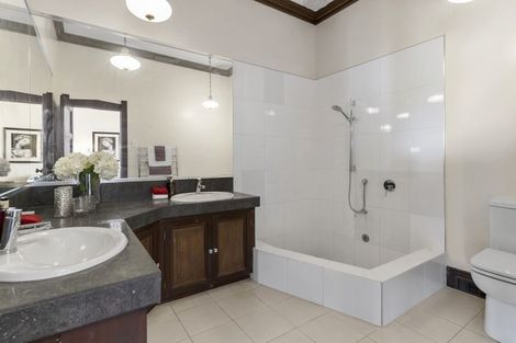 Photo of property in 1 Norwood Road, Bayswater, Auckland, 0622