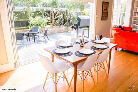 Photo of property in 913 Colombo Street, Christchurch Central, Christchurch, 8013