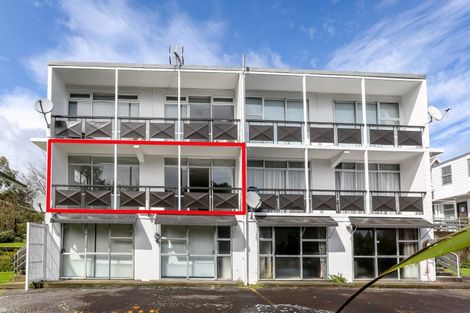 Photo of property in 15/75 Carrington Street, Lower Vogeltown, New Plymouth, 4310