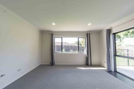 Photo of property in 35 Whitney Place, Rototuna North, Hamilton, 3210