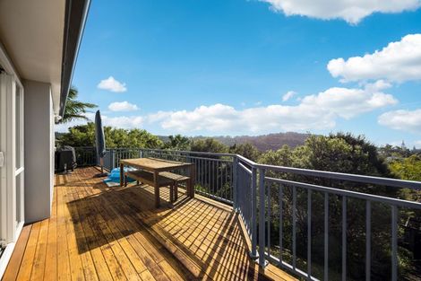 Photo of property in 30 Roberta Crescent, Orewa, 0931