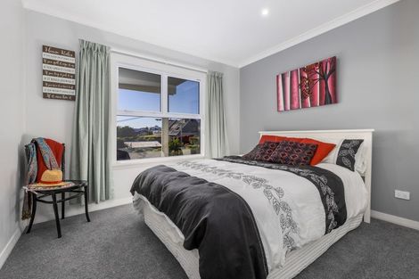Photo of property in 8 Hughes Street, Waikanae Beach, Waikanae, 5036