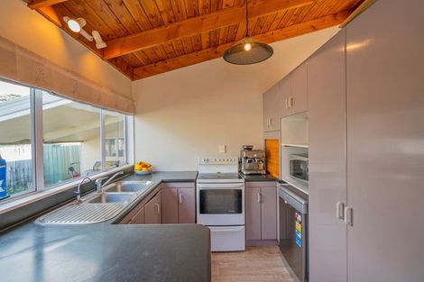 Photo of property in 28 Sarah Avenue, Whitianga, 3510