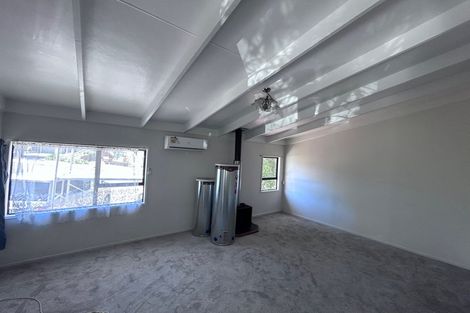 Photo of property in 121 Athena Drive, Totara Vale, Auckland, 0629